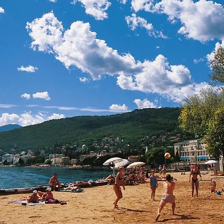 5219-1 For 2 Pers In Apartment Opatija